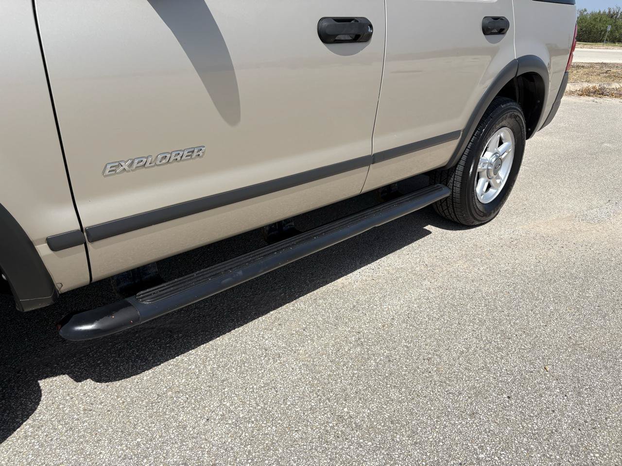 Used 2004 Ford Explorer XLS RWD image 7