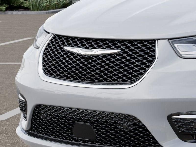 New 2025 Chrysler Pacifica Select FWD image 11