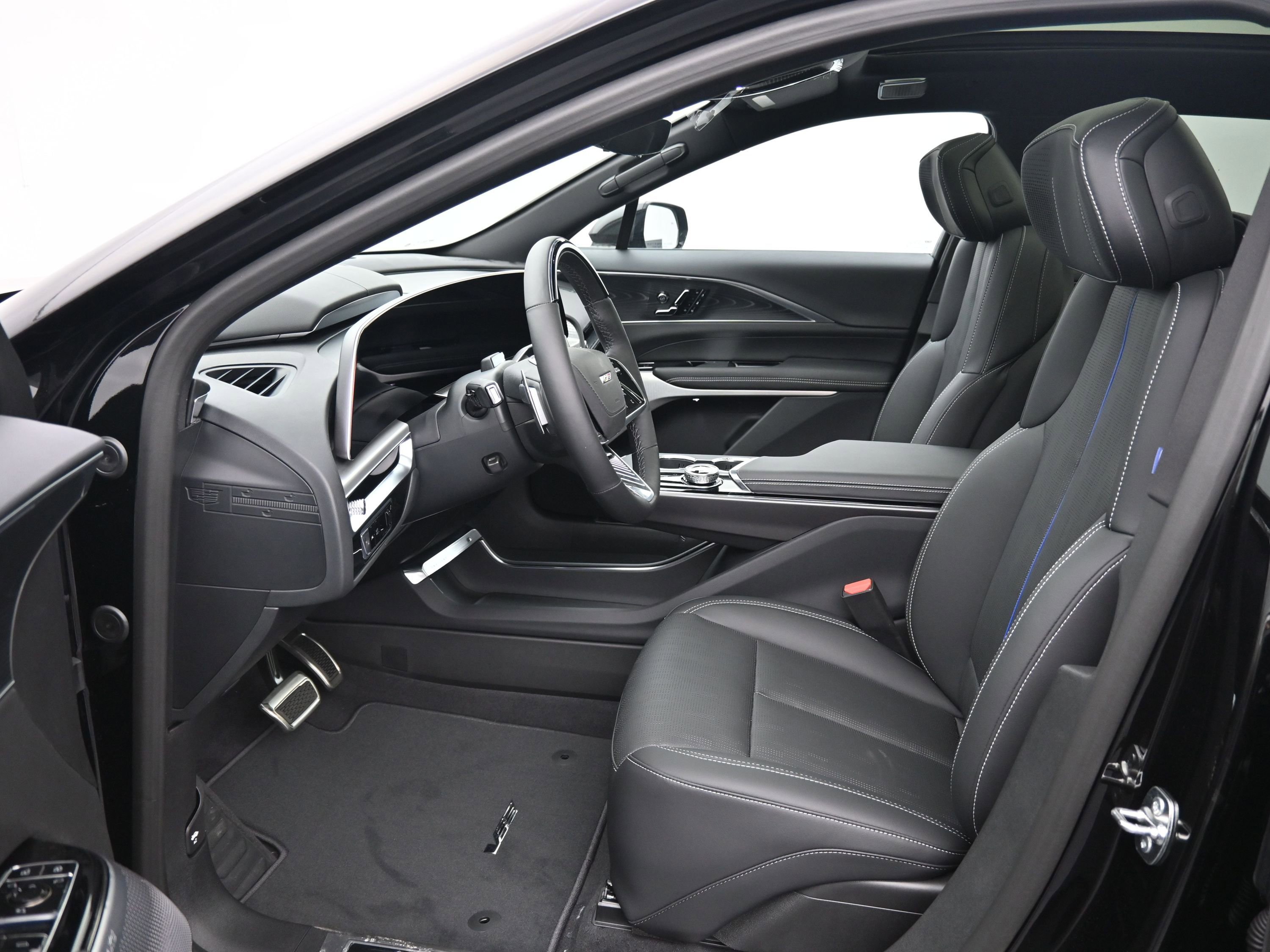 New 2026 Cadillac Lyriq V w/ LPO, Floor Liner Package image 11