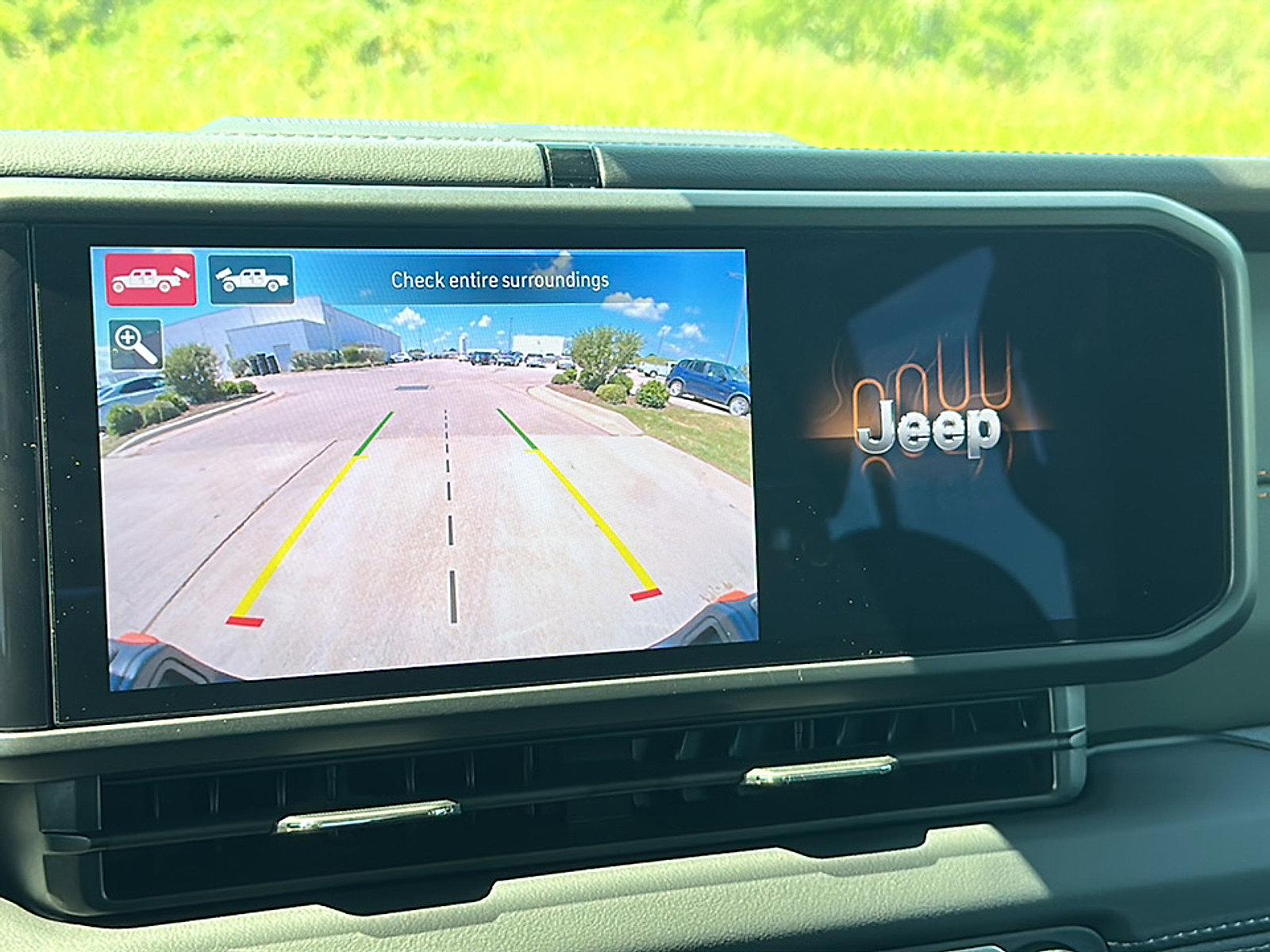 Used 2025 Jeep Gladiator Mojave image 33