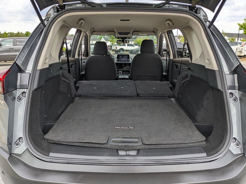 Used 2023 Nissan Rogue SV FWD image 40