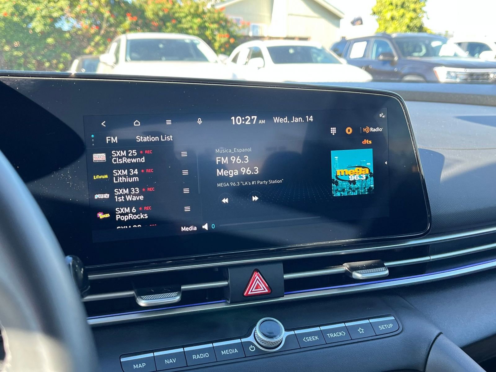 Used 2025 Hyundai Elantra SEL image 21