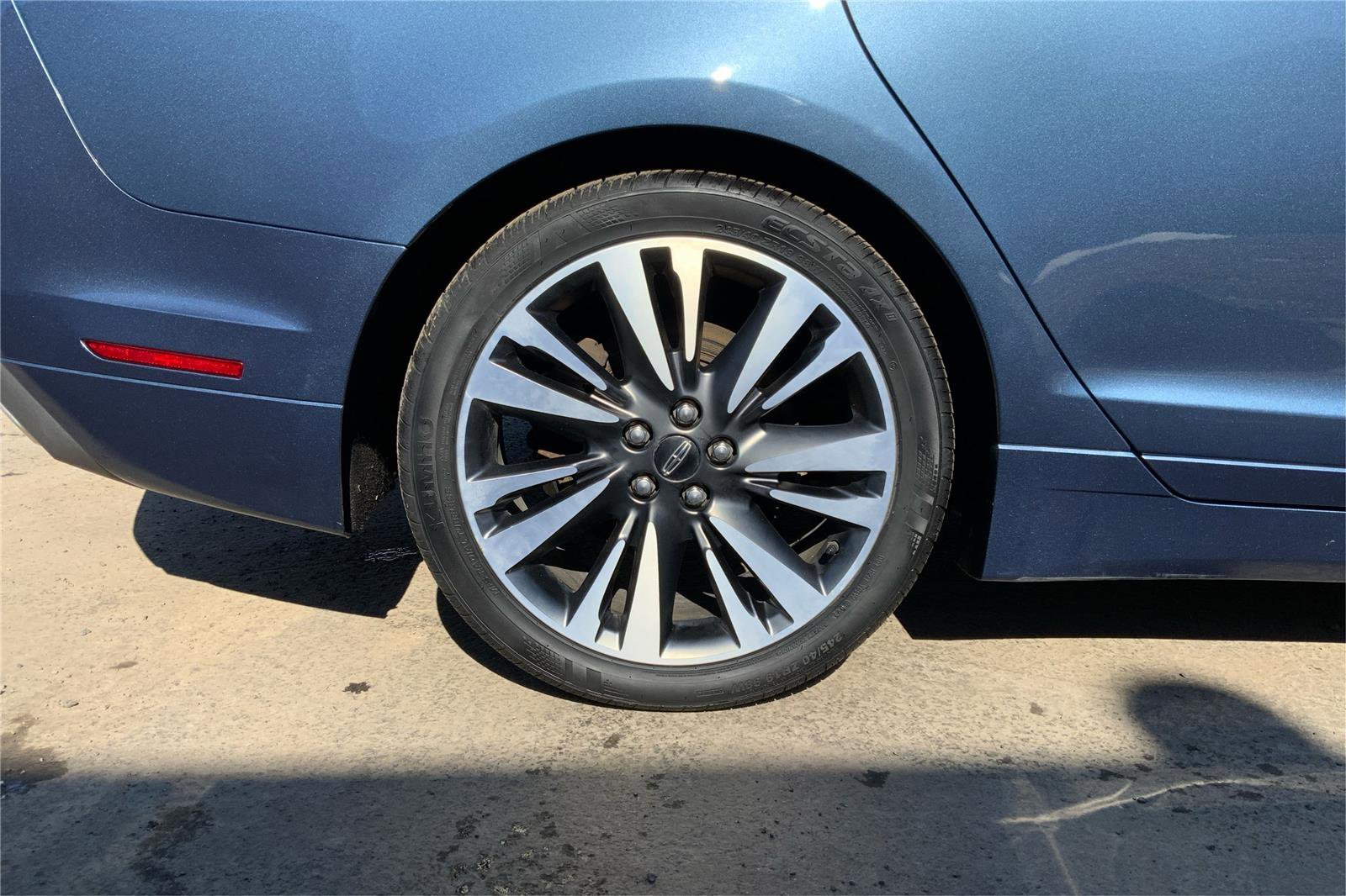 Used 2018 Lincoln MKZ Select w/ Select Plus Package AWD/4WD image 28