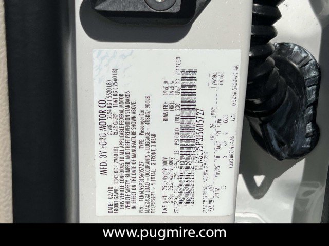 Used 2018 Lincoln Continental Select image 34