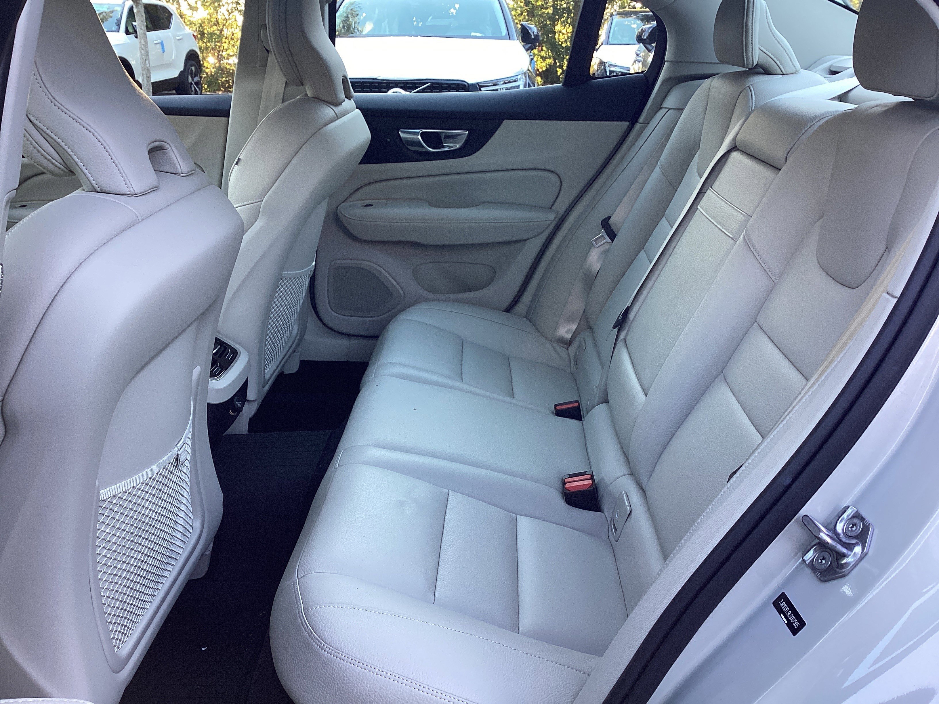 Used 2020 Volvo S60 T5 Inscription w/ Protection Package Premier image 32