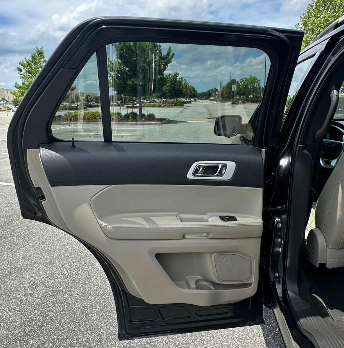 Used 2015 Ford Explorer Limited FWD image 17