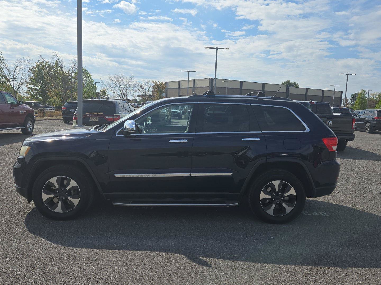 Used 2013 Jeep Grand Cherokee Limited AWD/4WD image 4