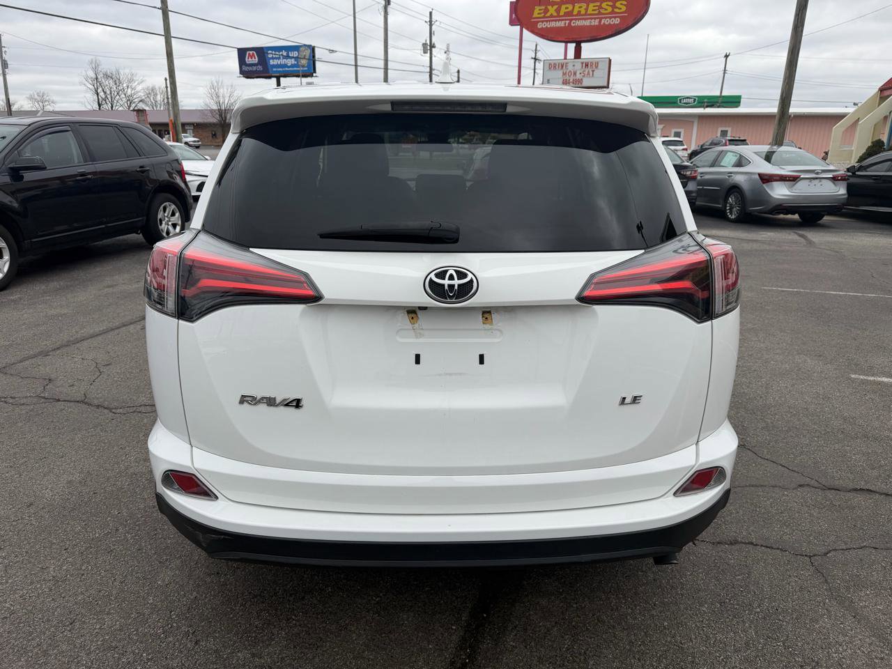 Used 2018 Toyota RAV4 LE w/ All Weather Liner Package image 7