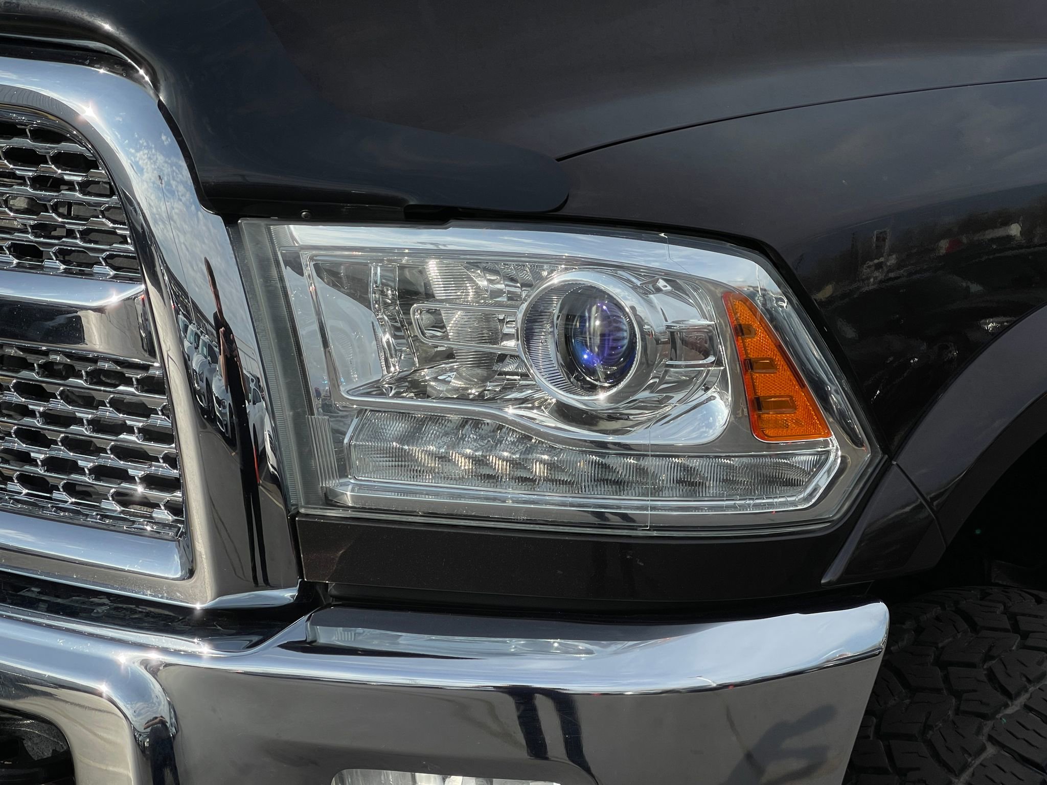 Used 2016 RAM 2500 Laramie w/ Cold Weather Group image 32