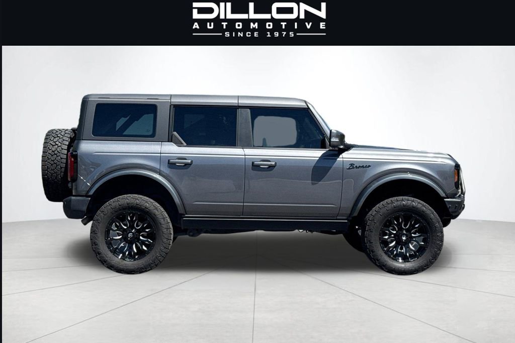 Used 2023 Ford Bronco Outer Banks AWD/4WD image 3