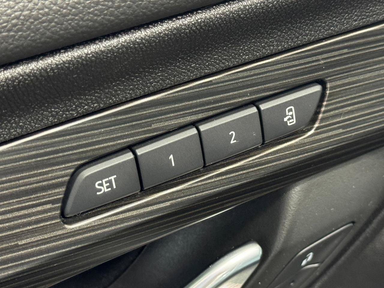 Used 2024 GMC Terrain SLT AWD/4WD image 40