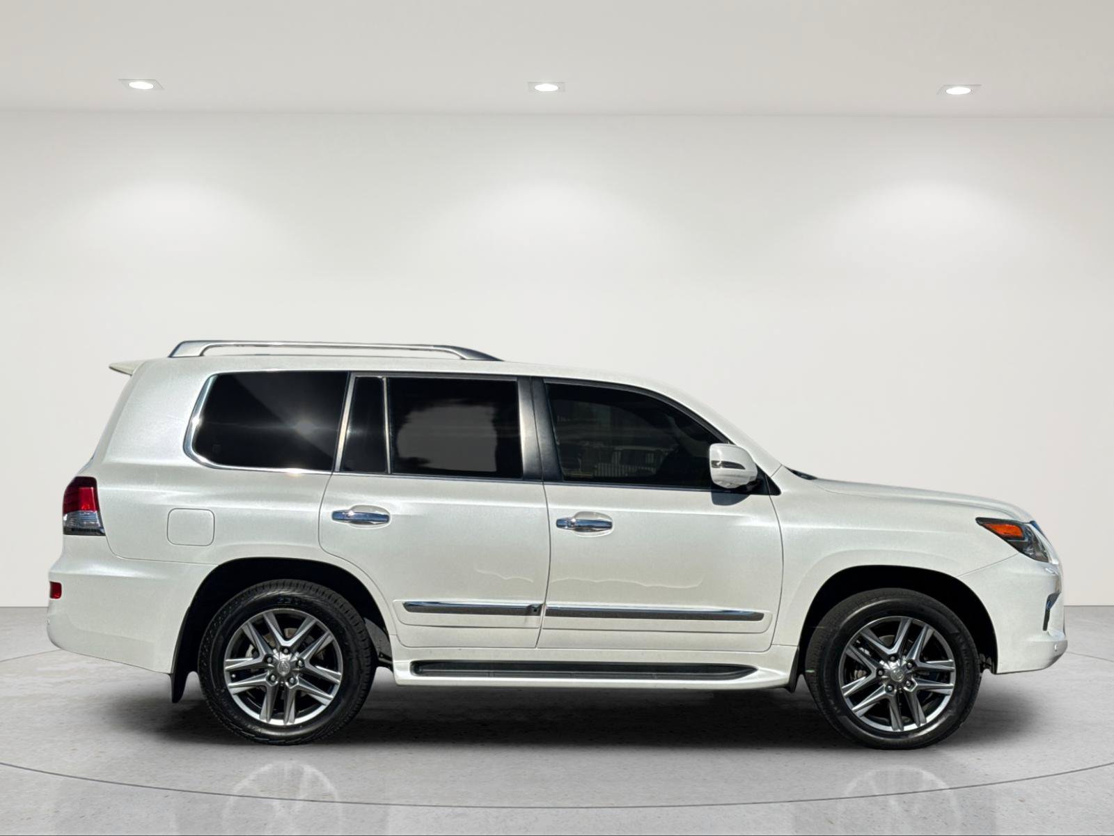 Used 2015 Lexus LX 570 4WD image 7