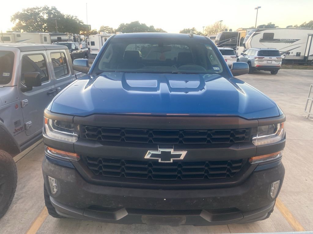 Used 2018 Chevrolet Silverado 1500 LT w/ Texas Edition image 12