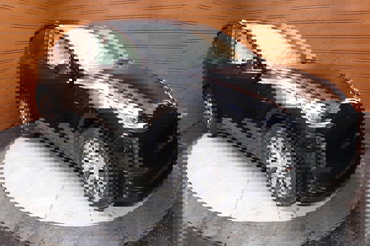 Used 2023 Tesla Model Y Long Range image 14