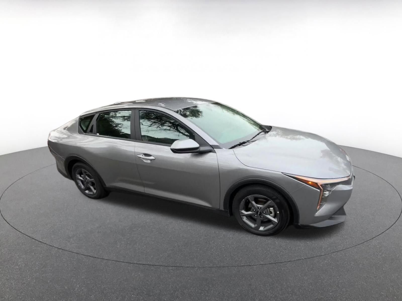 Used 2025 Kia K4 LXS image 2