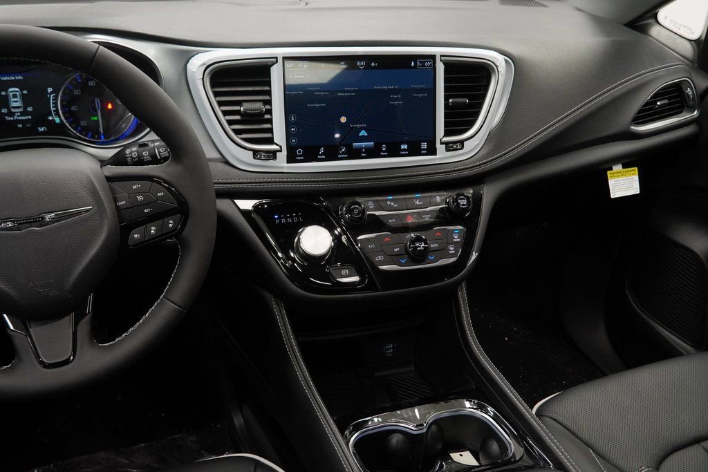 New 2026 Chrysler Pacifica Limited w/ S Appearance Package image 22