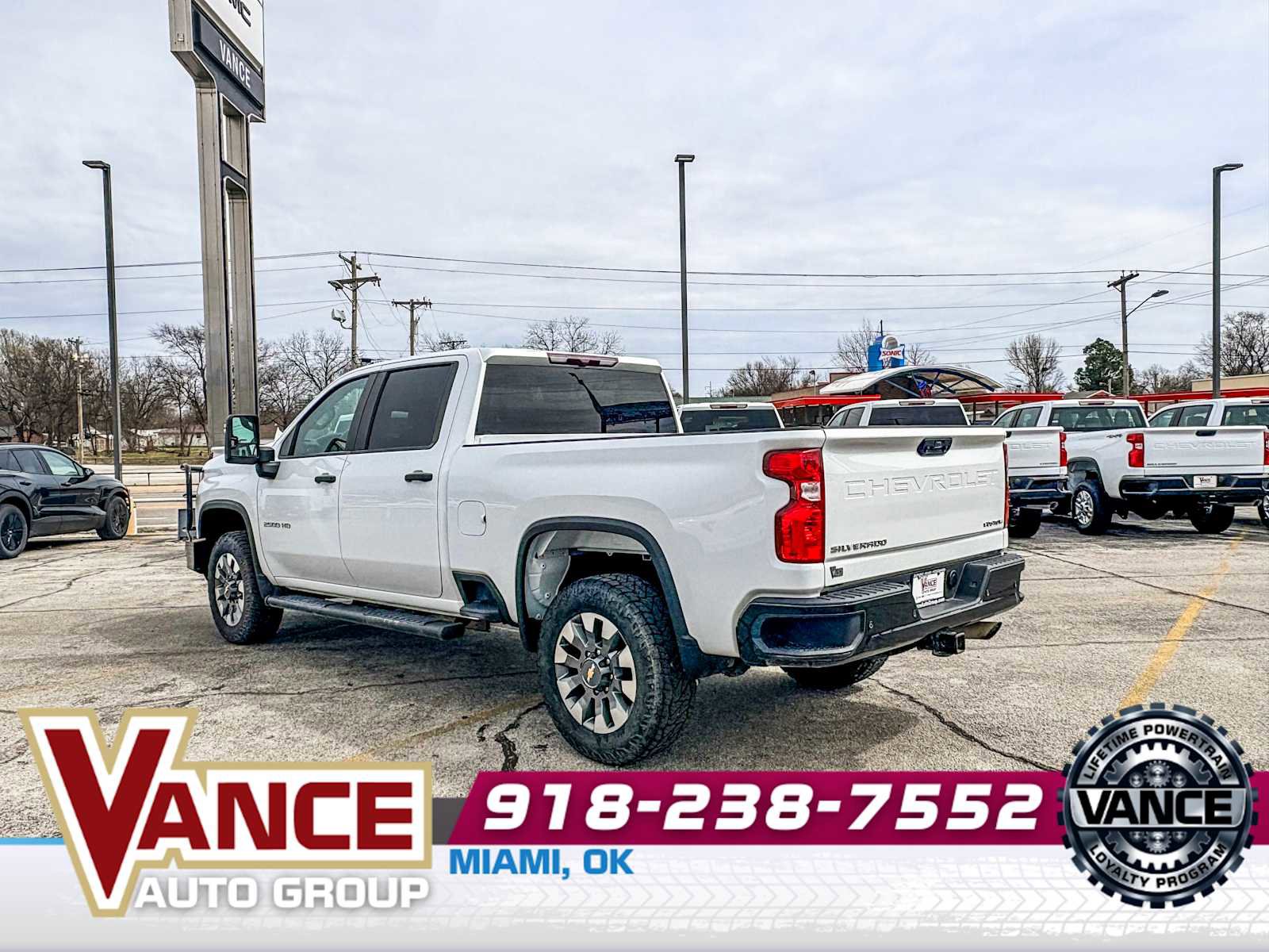 Used 2024 Chevrolet Silverado 2500 Custom w/ Custom Value Package image 5