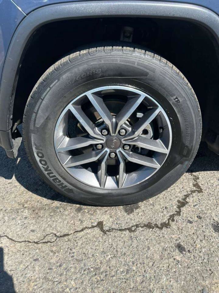 Used 2019 Jeep Grand Cherokee Limited AWD/4WD image 14