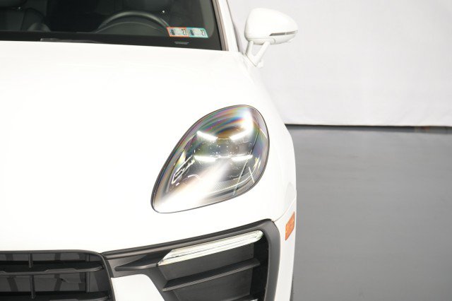 Used 2023 Porsche Macan AWD/4WD image 6