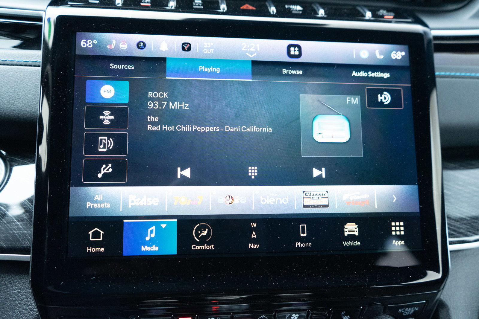 Used 2023 Jeep Grand Cherokee Trailhawk w/ Luxury Tech Group III image 19