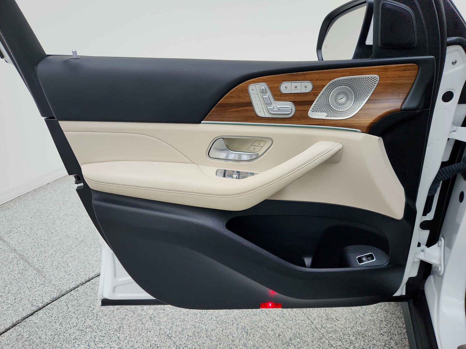 Certified 2023 Mercedes-Benz GLS 450 4MATIC image 26