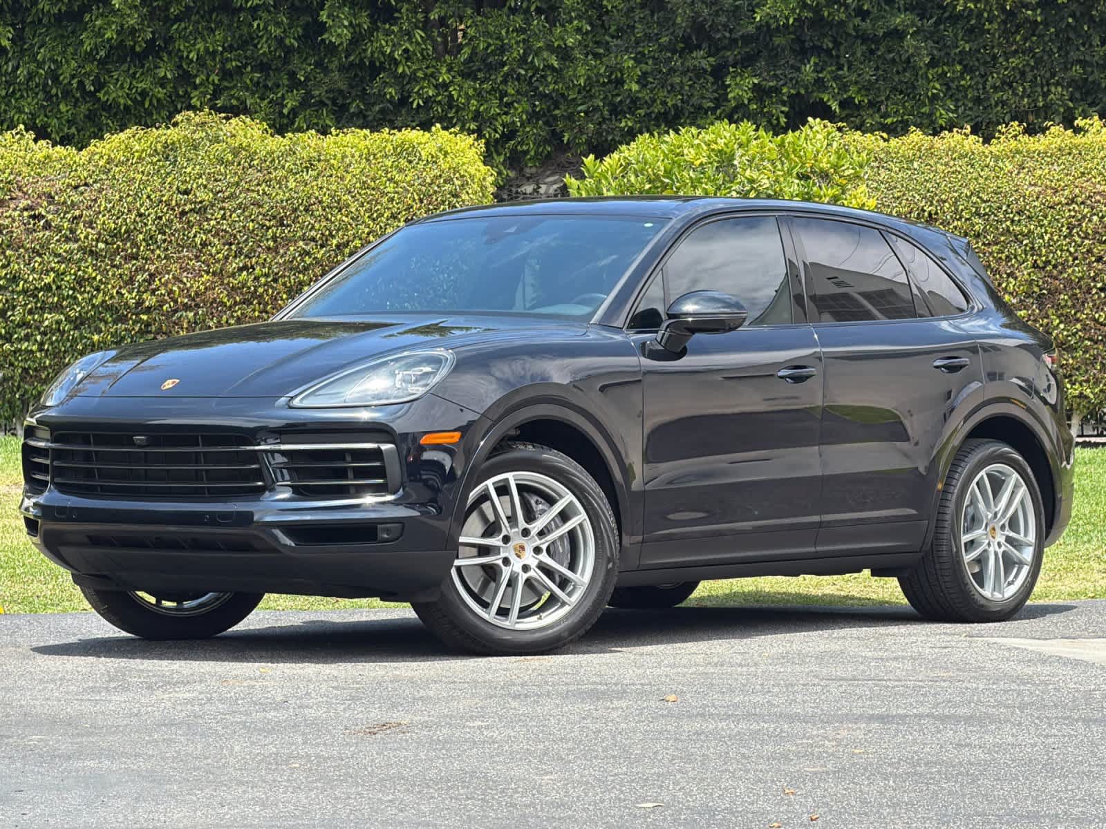 Certified 2023 Porsche Cayenne AWD/4WD image 1