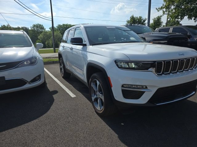 Used 2024 Jeep Grand Cherokee Limited 4xe w/ Luxury Tech Group II AWD/4WD image 3