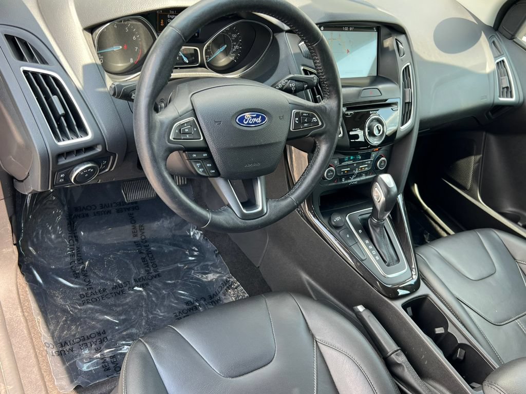 Used 2018 Ford Focus Titanium w/ Titanium Technology Package FWD image 17