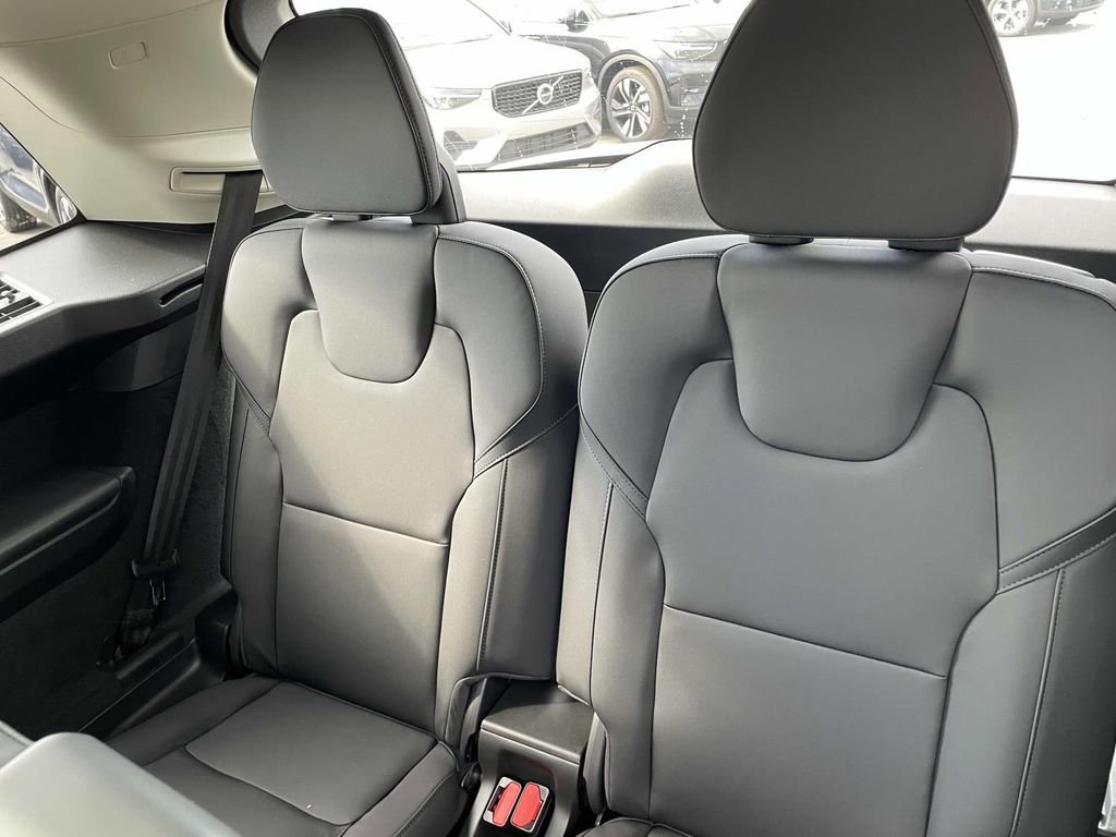 New 2026 Volvo XC90 T8 Plus image 3