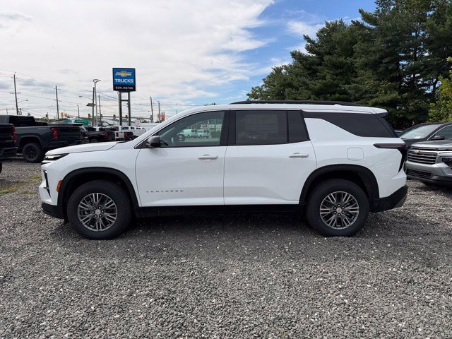 New 2027 Chevrolet Traverse LT w/ Driver Confidence Package FWD image 4