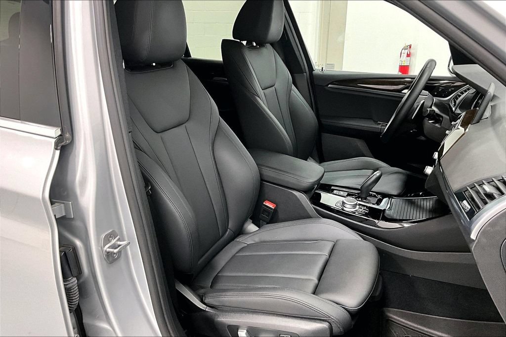 Used 2021 BMW X3 sDrive30i RWD image 9