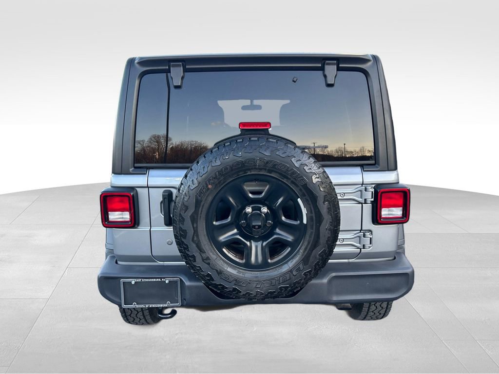 Used 2018 Jeep Wrangler Unlimited Sport image 4