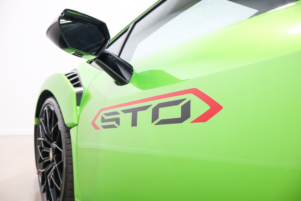 Used 2022 Lamborghini Huracan STO image 66