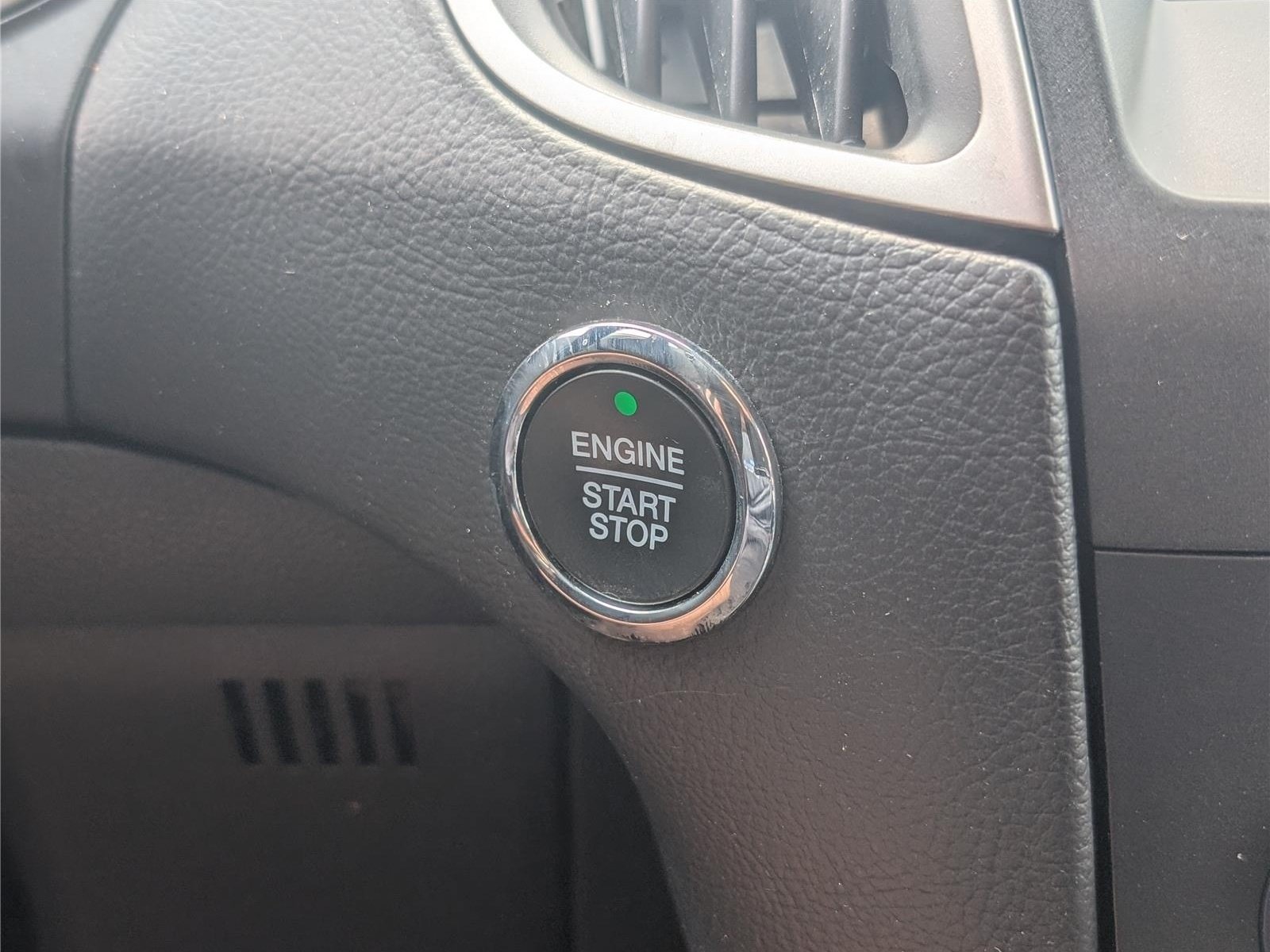 Used 2019 Ford Edge SEL w/ Equipment Group 201A AWD/4WD image 24