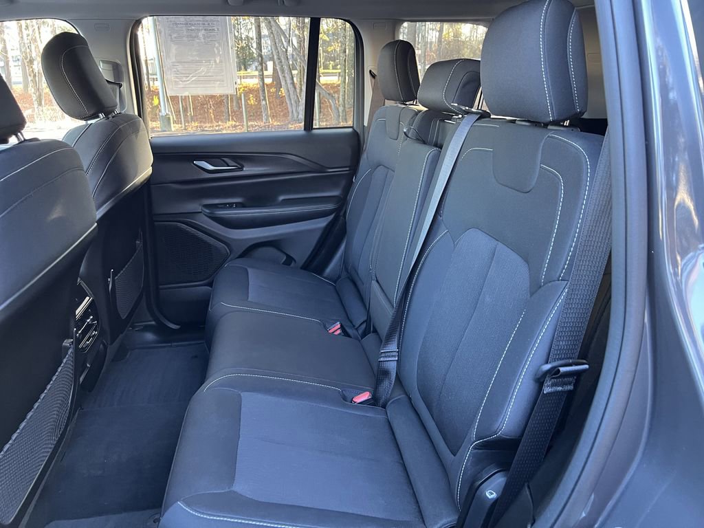 Certified 2023 Jeep Grand Cherokee Laredo image 15