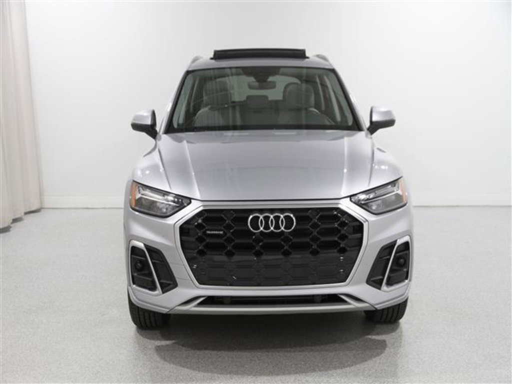 Used 2022 Audi Q5 2.0T Premium w/ Convenience Package image 2
