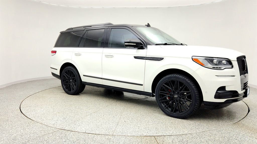 Used 2024 Lincoln Navigator Black Label AWD/4WD image 3