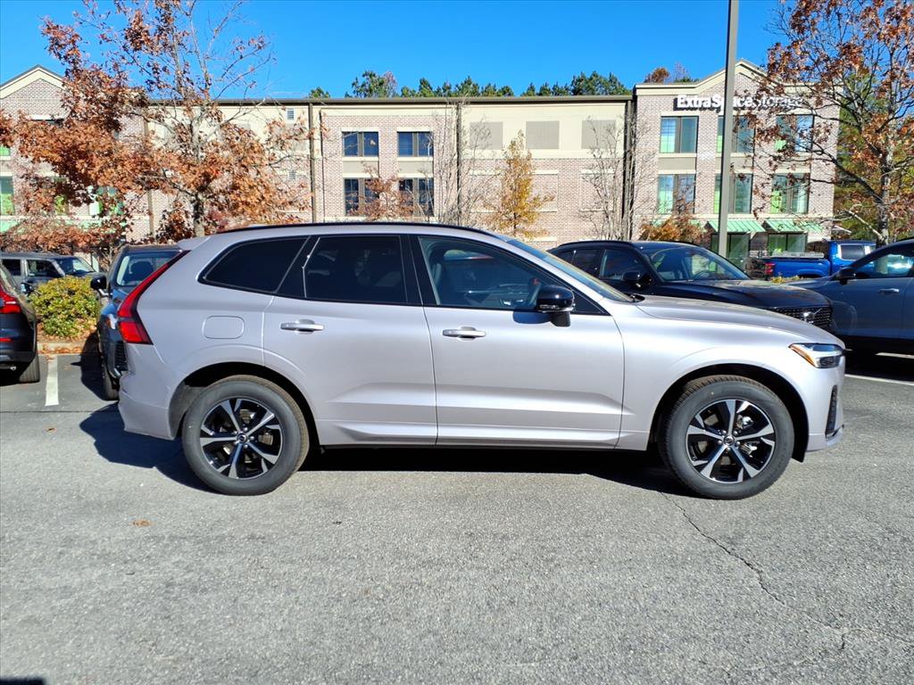 New 2026 Volvo XC60 B5 Core AWD/4WD image 2