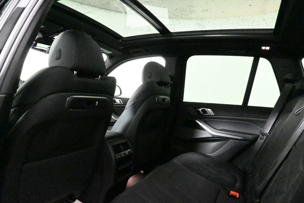 Used 2026 BMW X5 xDrive40i w/ M Sport Package image 34