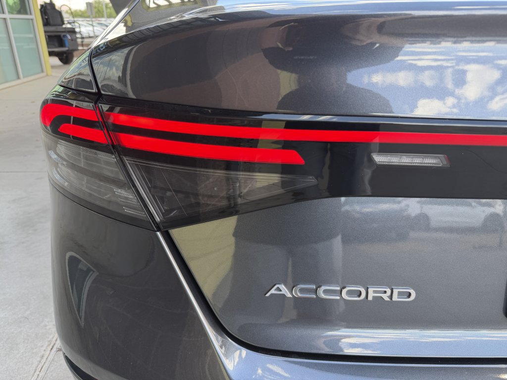 Used 2025 Honda Accord SE image 14