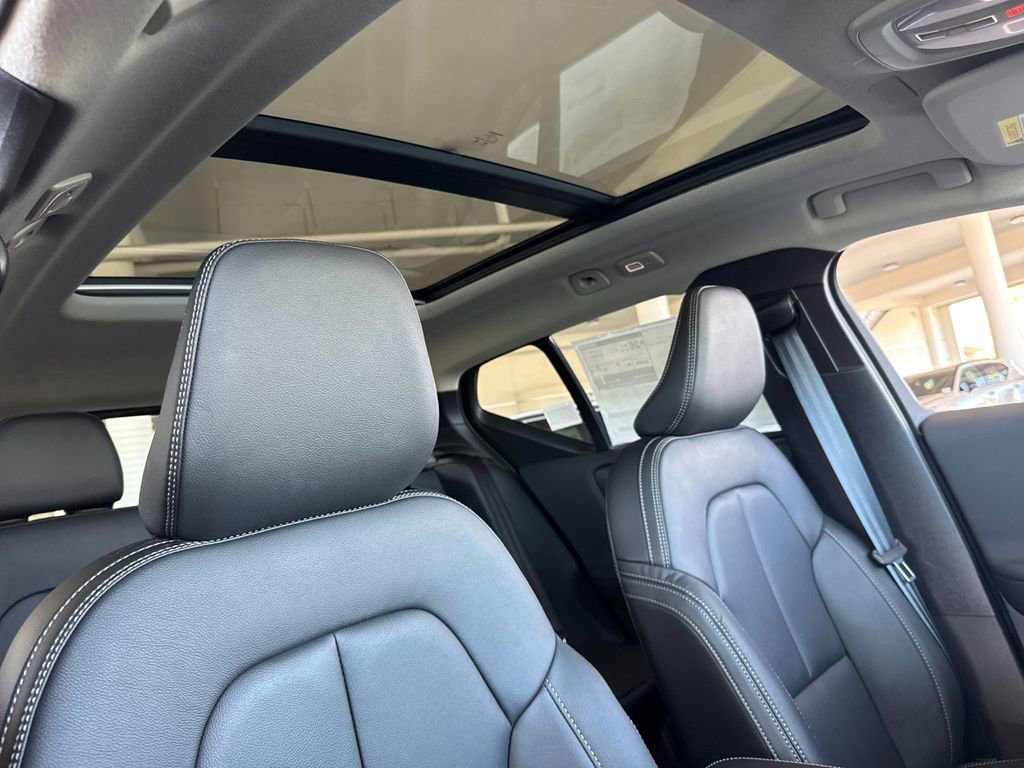 New 2026 Volvo XC40 B5 Ultra w/ Climate Package image 16