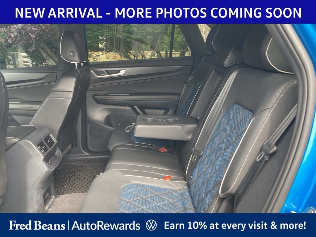 Used 2024 Volkswagen Atlas Cross Sport SEL Premium R-Line AWD/4WD image 10