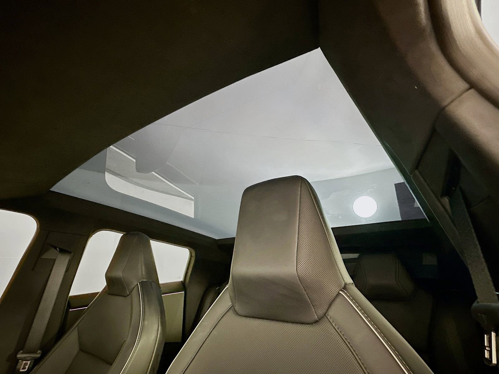 Used 2024 Tesla Cybertruck AWD Crew Cab image 21