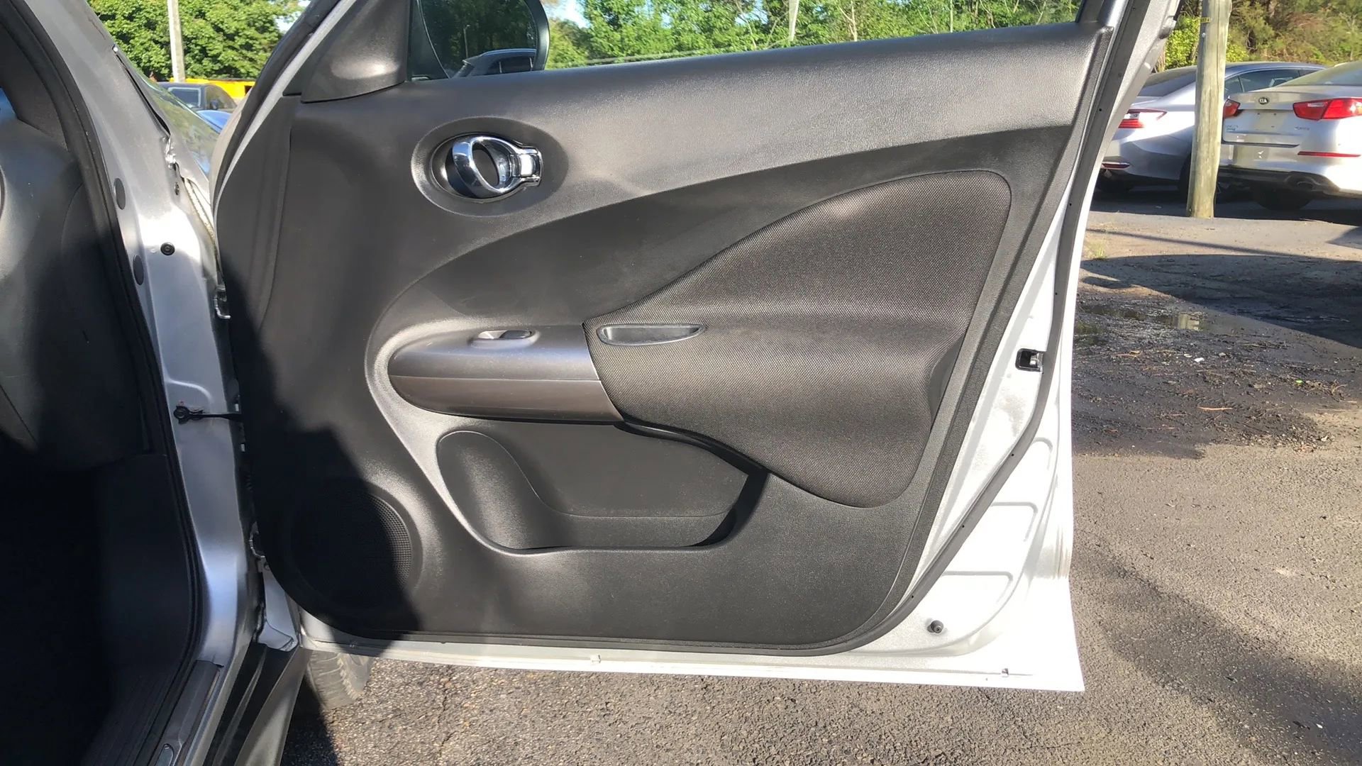 Used 2011 Nissan Juke SL image 19