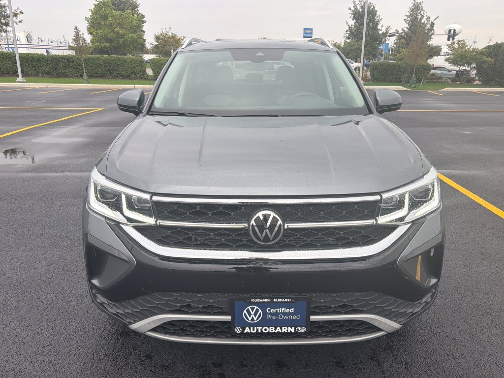 Certified 2022 Volkswagen Taos SEL AWD/4WD image 2