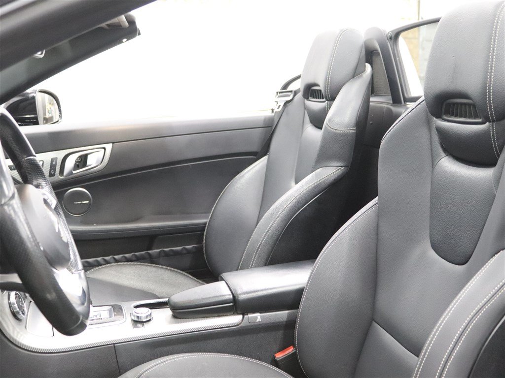 Used 2017 Mercedes-Benz SLC 300 image 13
