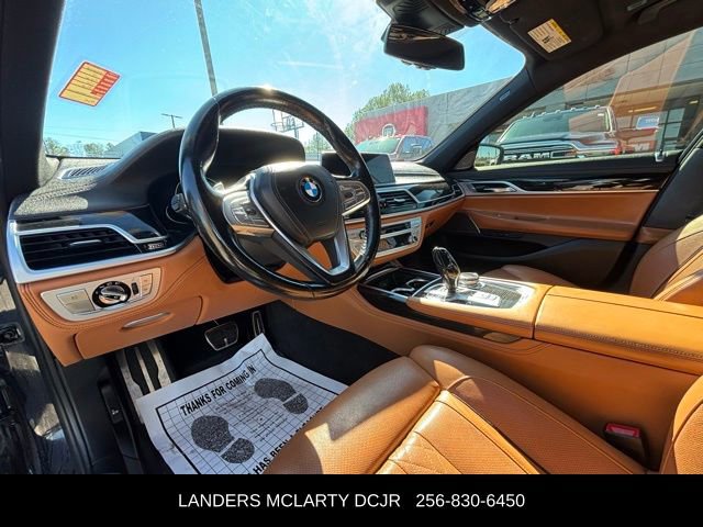 Used 2019 BMW 750i image 21