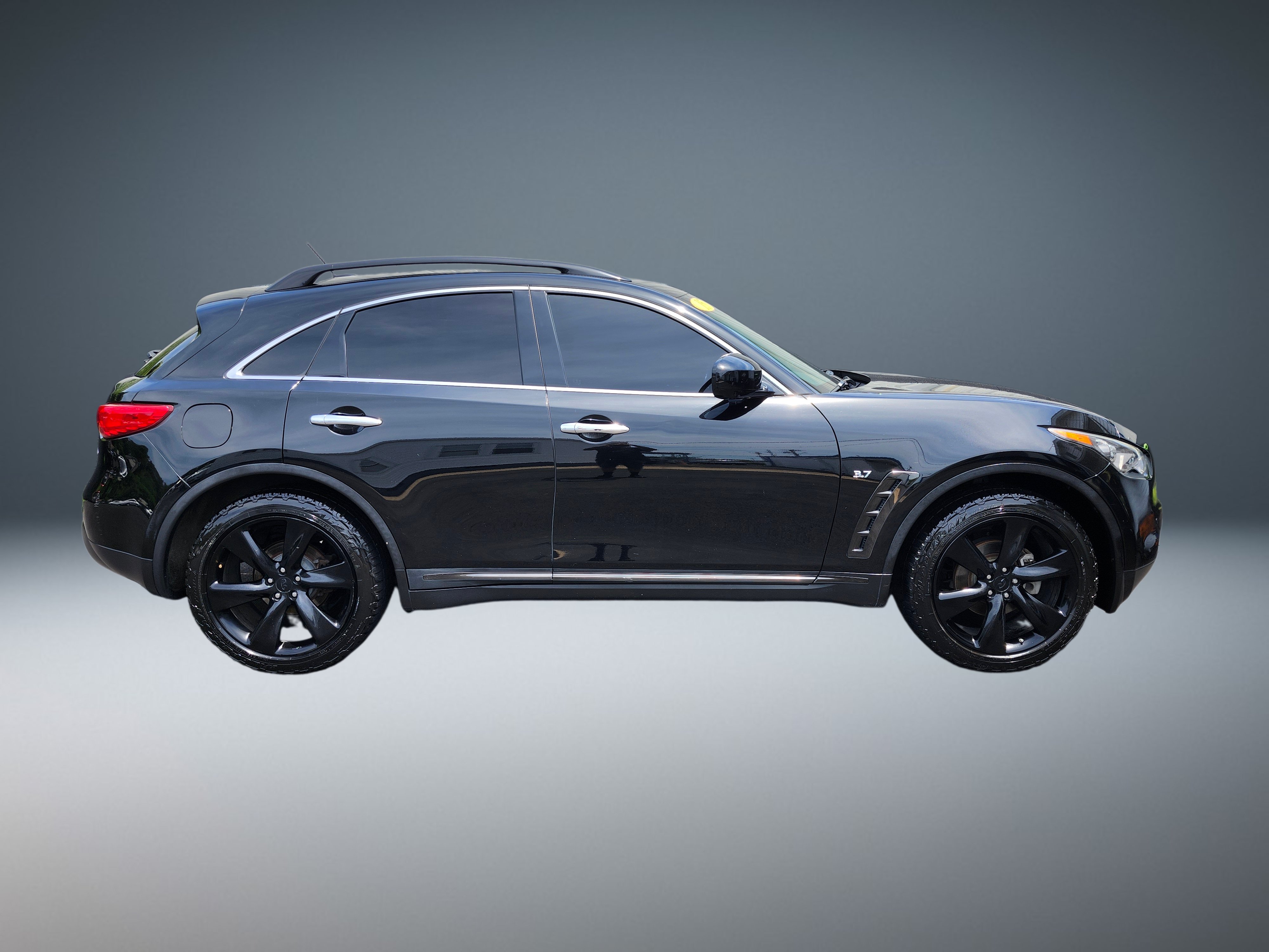 Used 2015 INFINITI QX70 AWD w/ Premium Package image 2