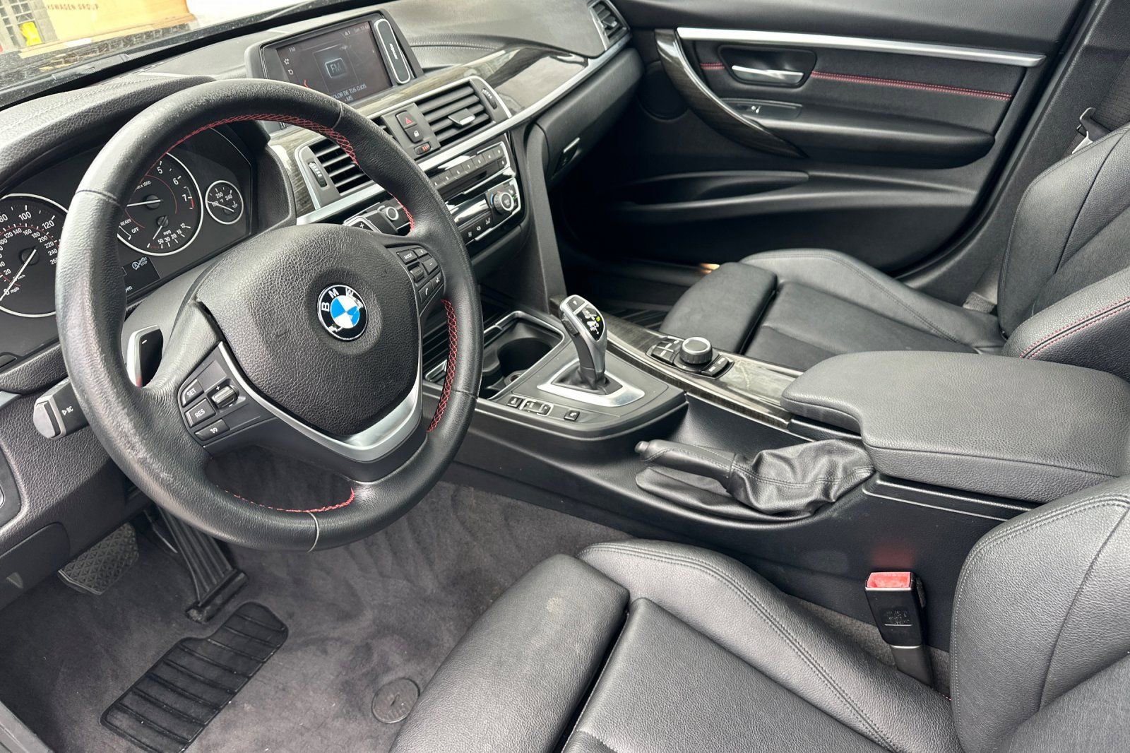 Used 2018 BMW 330i xDrive Sedan AWD/4WD image 10