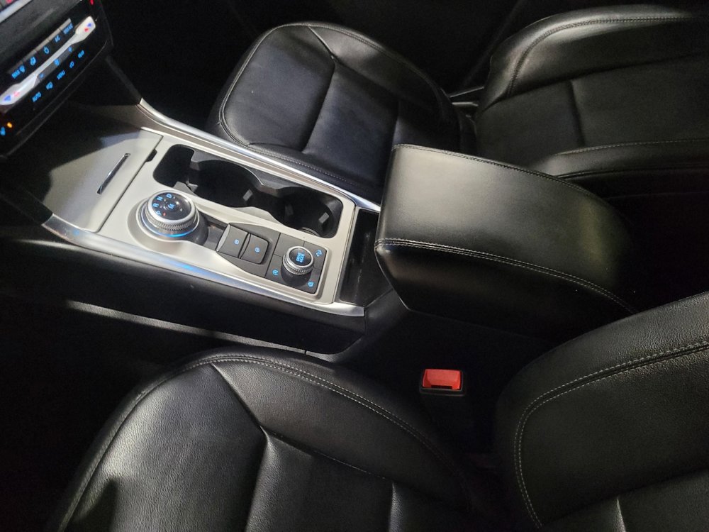 Used 2020 Ford Explorer XLT w/ Equipment Group 202A AWD/4WD image 26